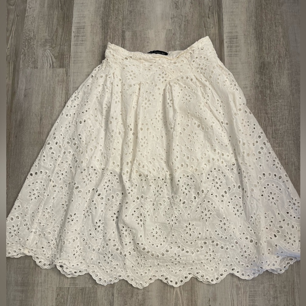 ZARA WOMAN WHITE EYELET CUT OUT LACE EMBROIDERED MIDI SKIRT XS